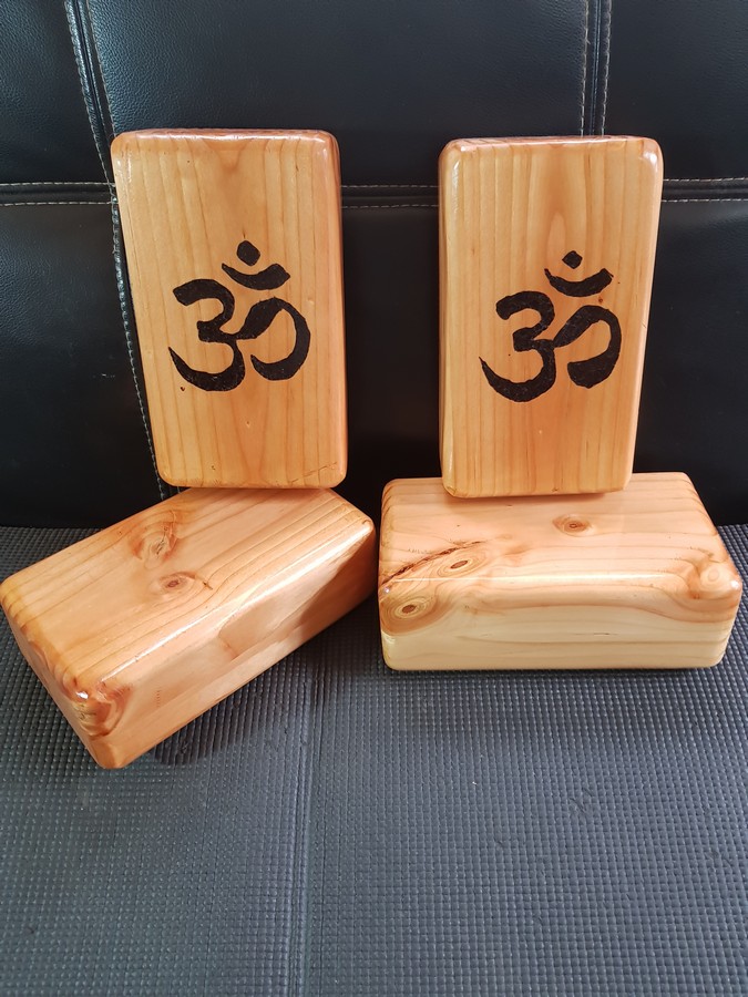PAR DE BLOQUES PARA YOGA TALLADO